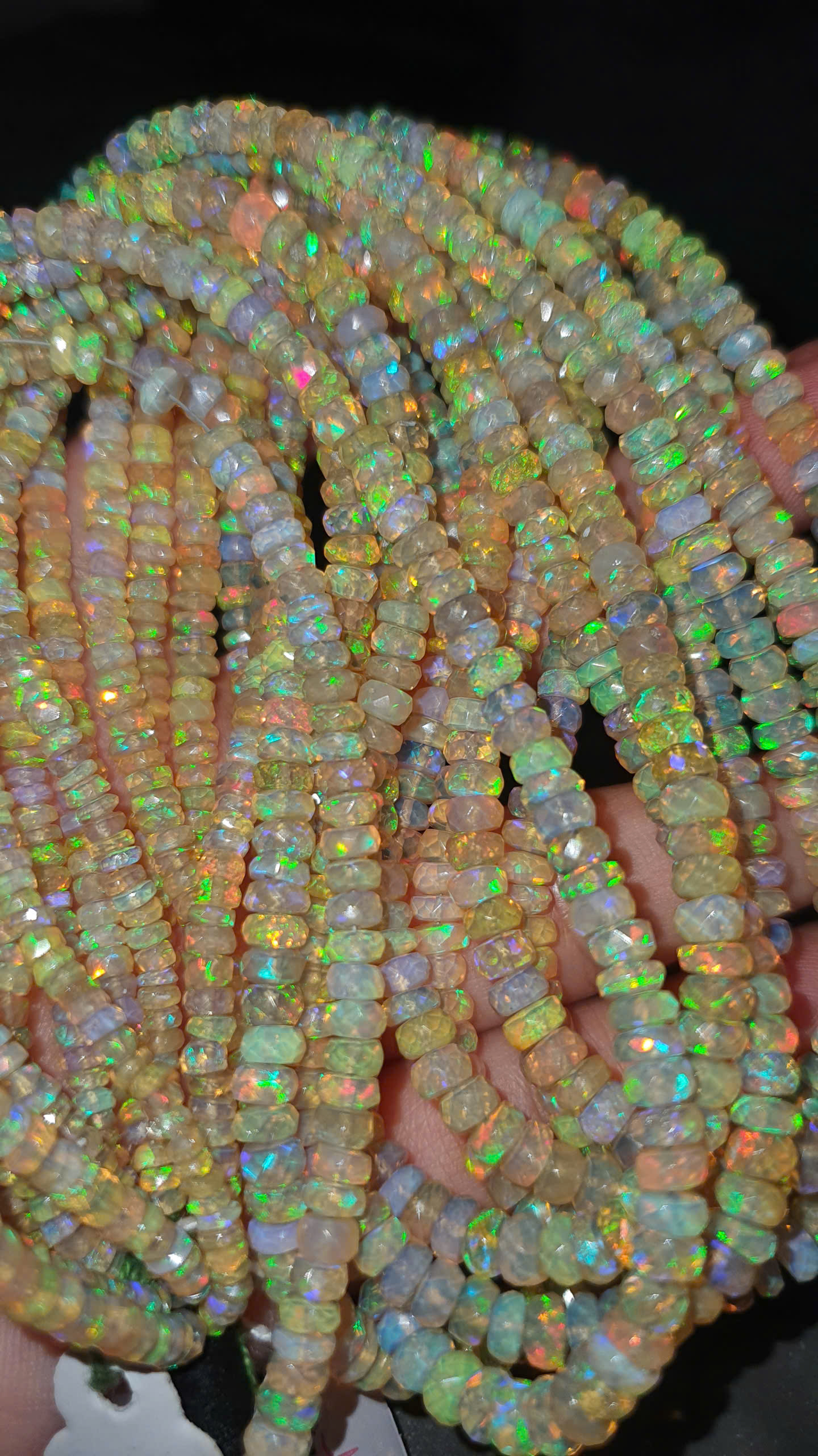 Opal cắt giác vàng nhạt 3-5ly #4